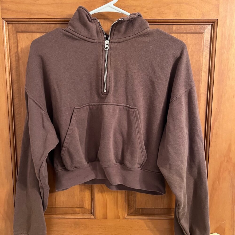 H&M - Size S/M
Brown Half-Zip Sweater